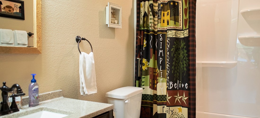 Cozy Cottage Bathroom
