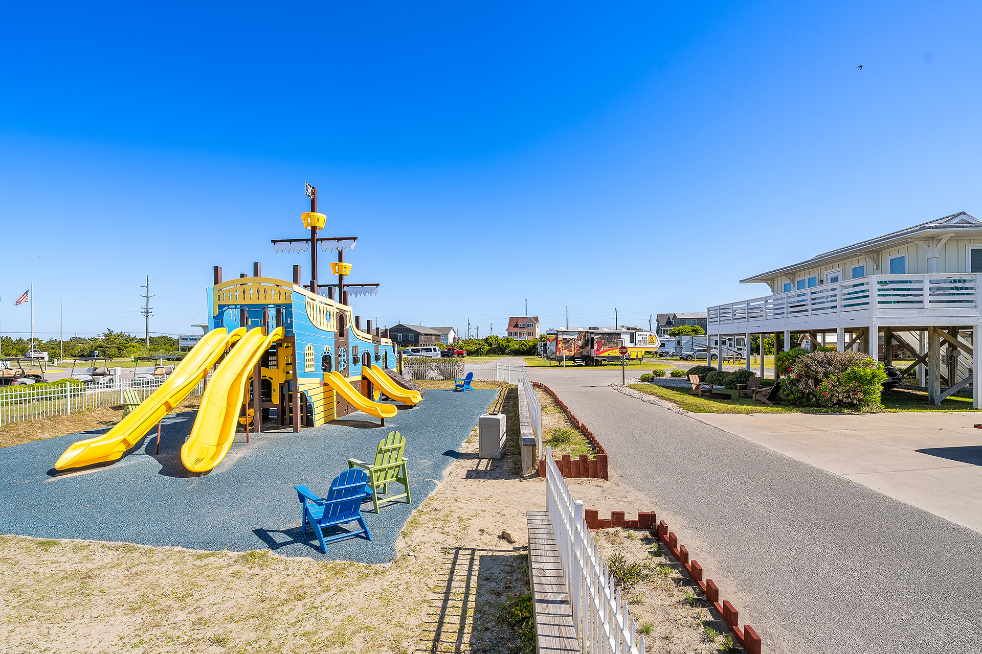 DC1643 - Deluxe Cabin, 2 Room (Full Bath with Tub & Shower) Near Pool – Sleeps 6