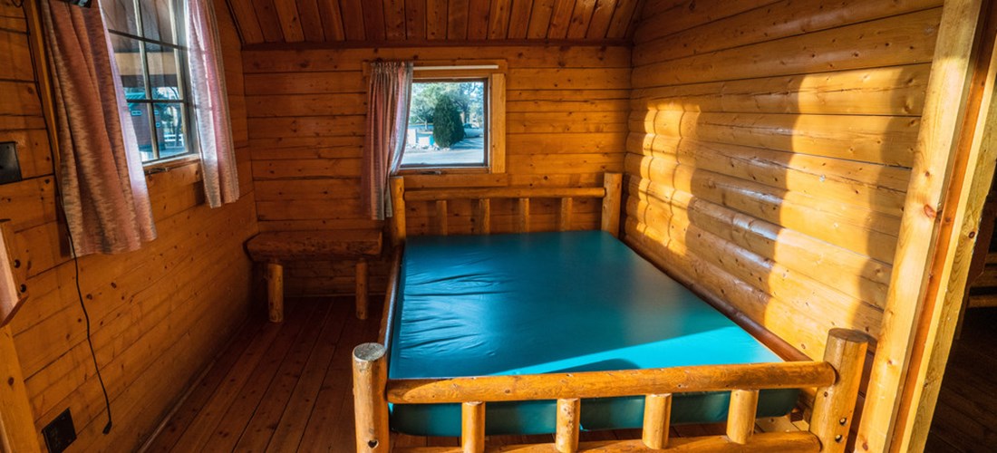 2 Room Rustic Cabin