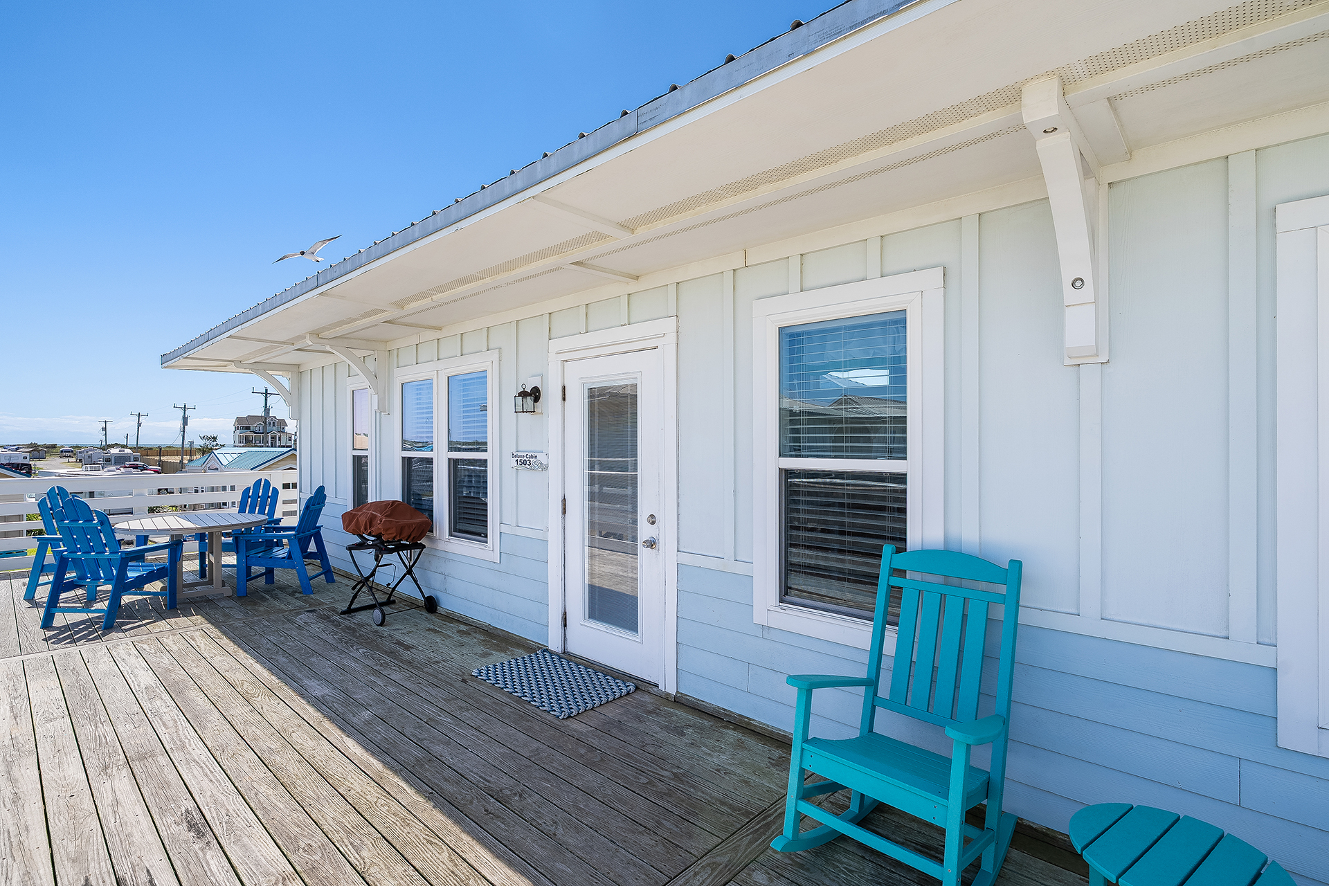 DC1503, Deluxe Cabin, 2 Room (Full Bath with Tub & Shower) – Sleeps 8