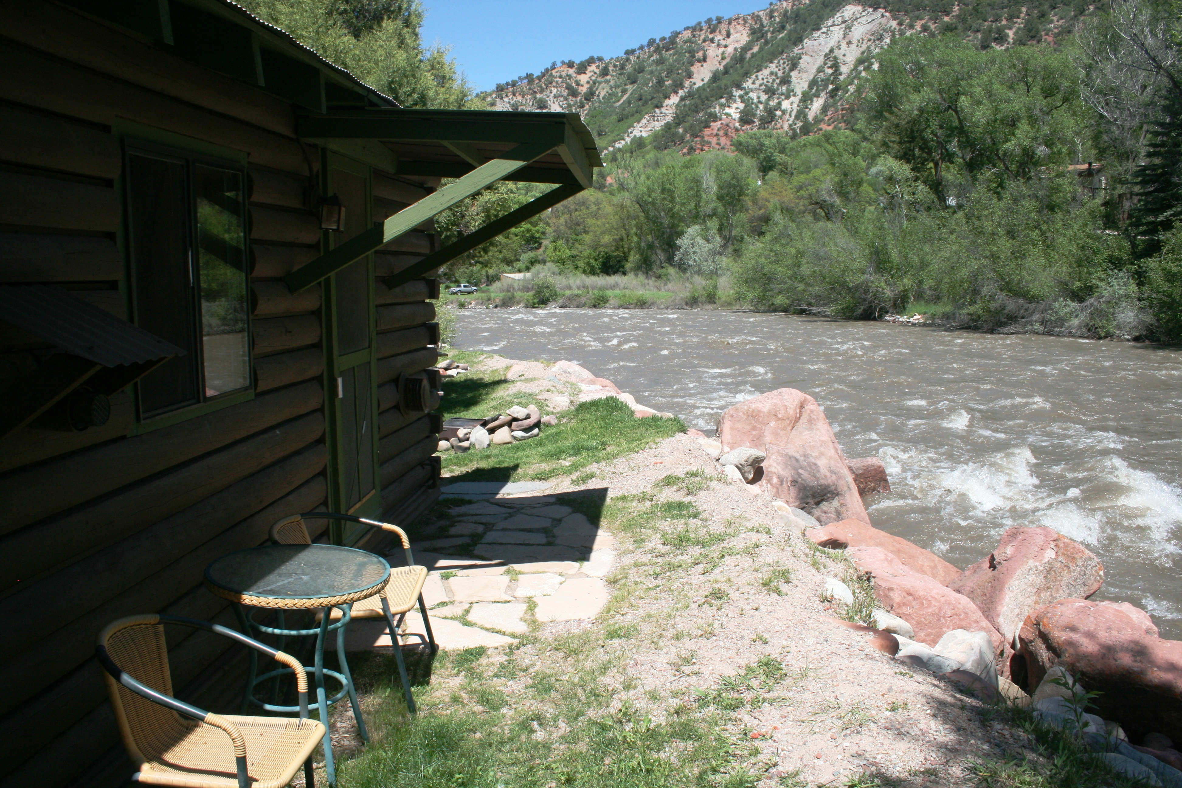 Buddy's Bunk:  This riverfront studio cabin is perfect for 2 & the dog!