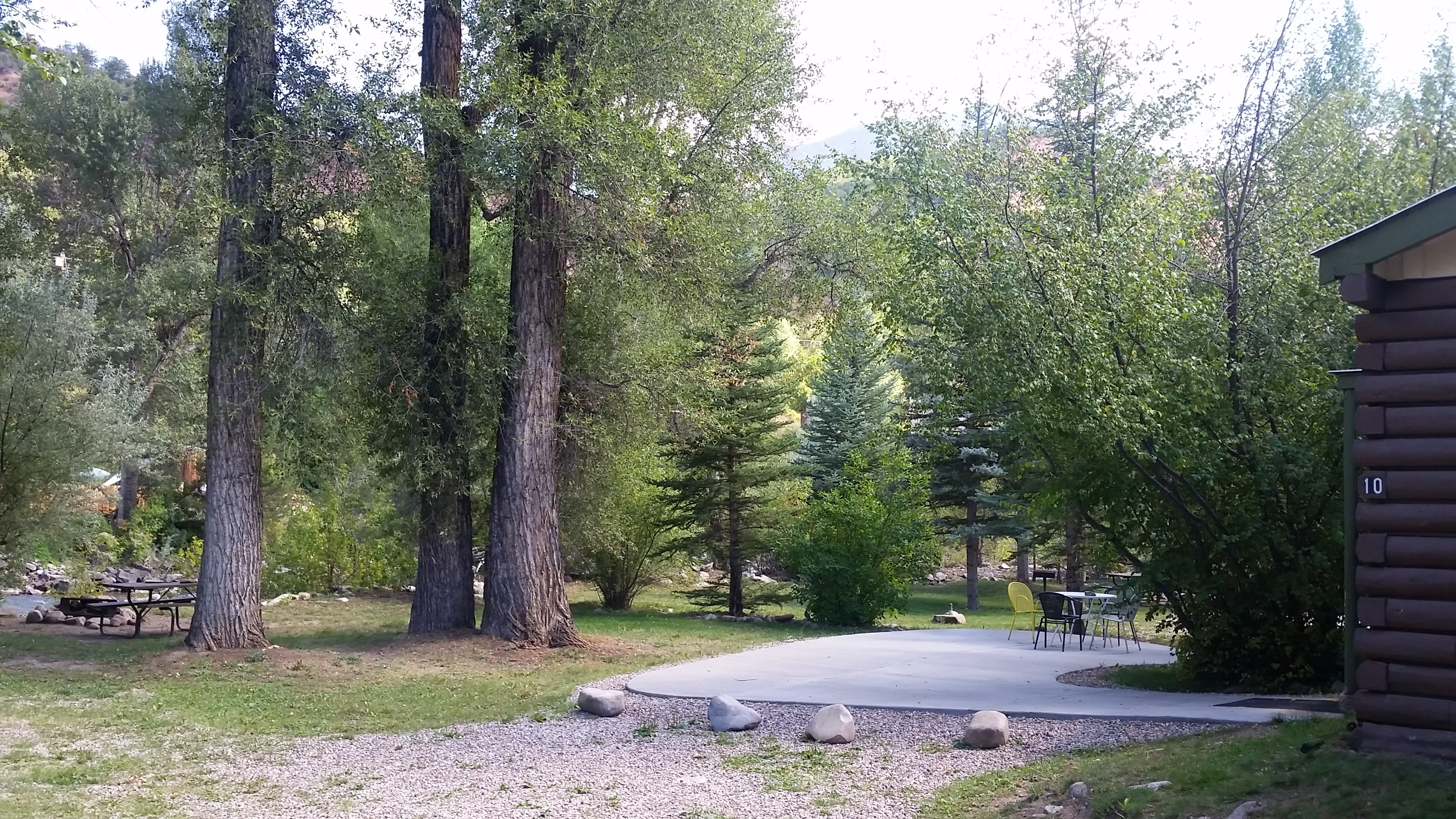 Deluxe Cabin (Full Bath with Tub & Shower), Patio Cabin 10 1 Bdrm