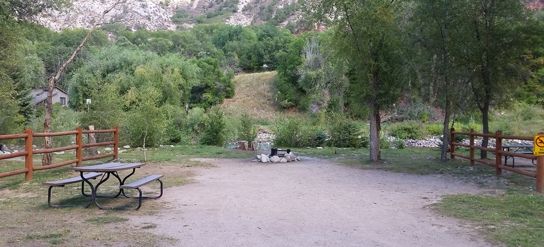 Large Riverfront tent site-no hookups