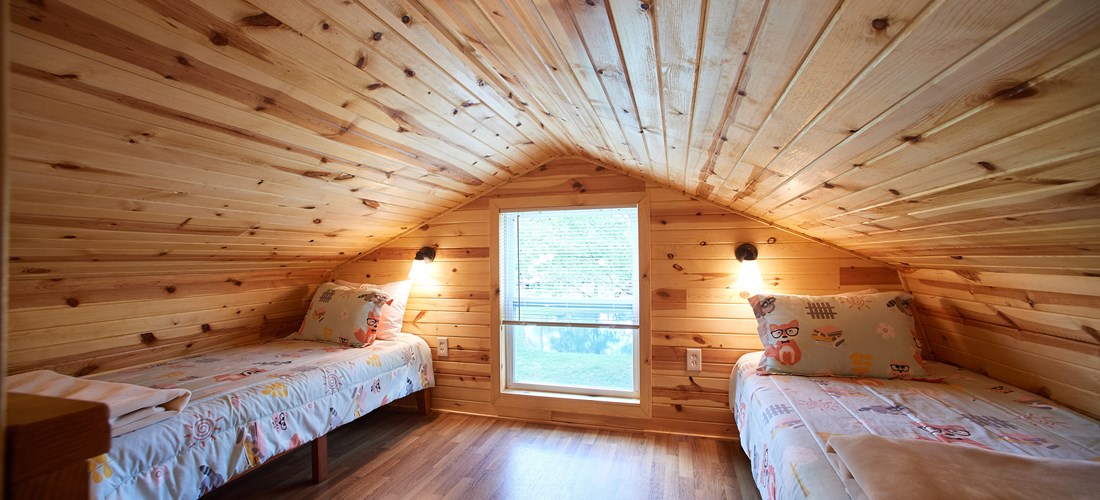Deluxe Cabin Loft Twin Beds