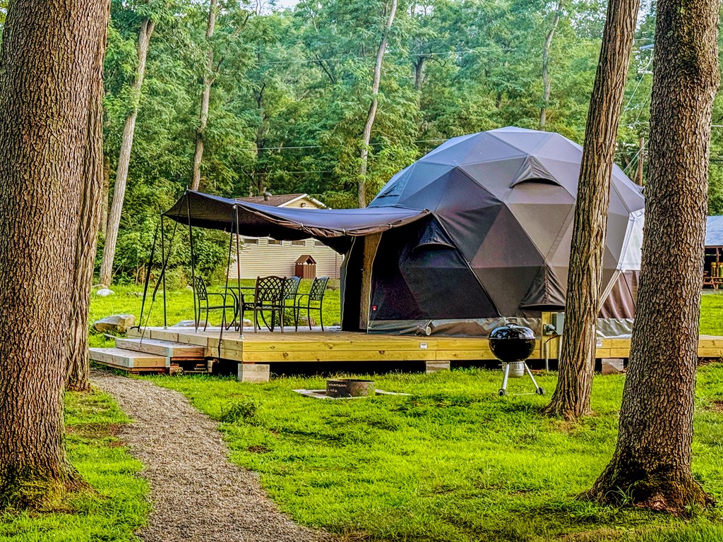 Stargazing in Style: The Geodomes at Gilboa KOA