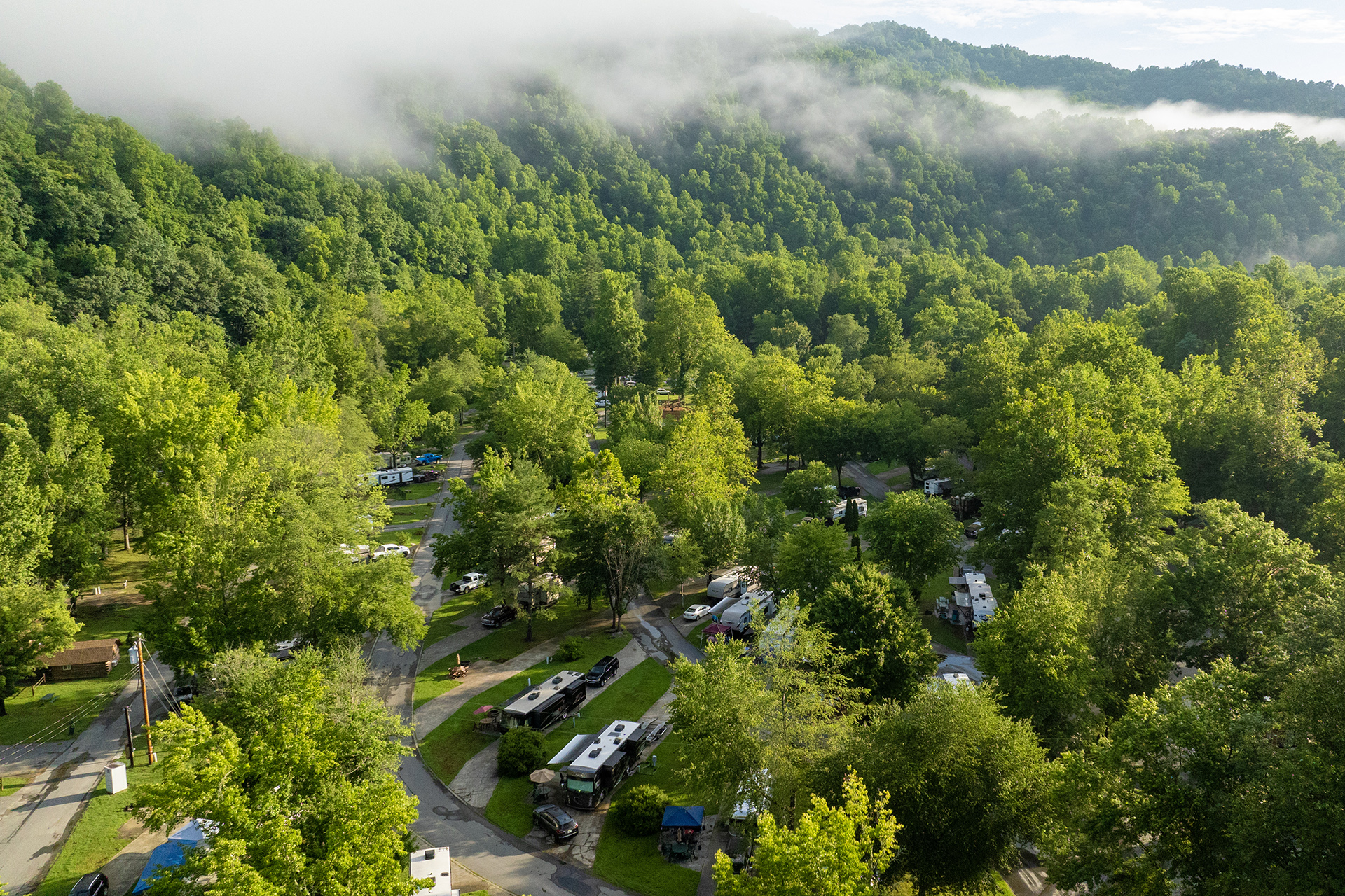 Escape to the Smokies: Your North Carolina Campground Adventure Awaits!