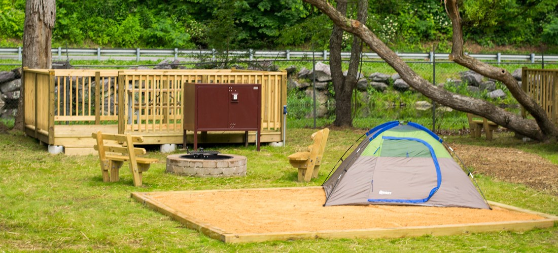 Deluxe tent site