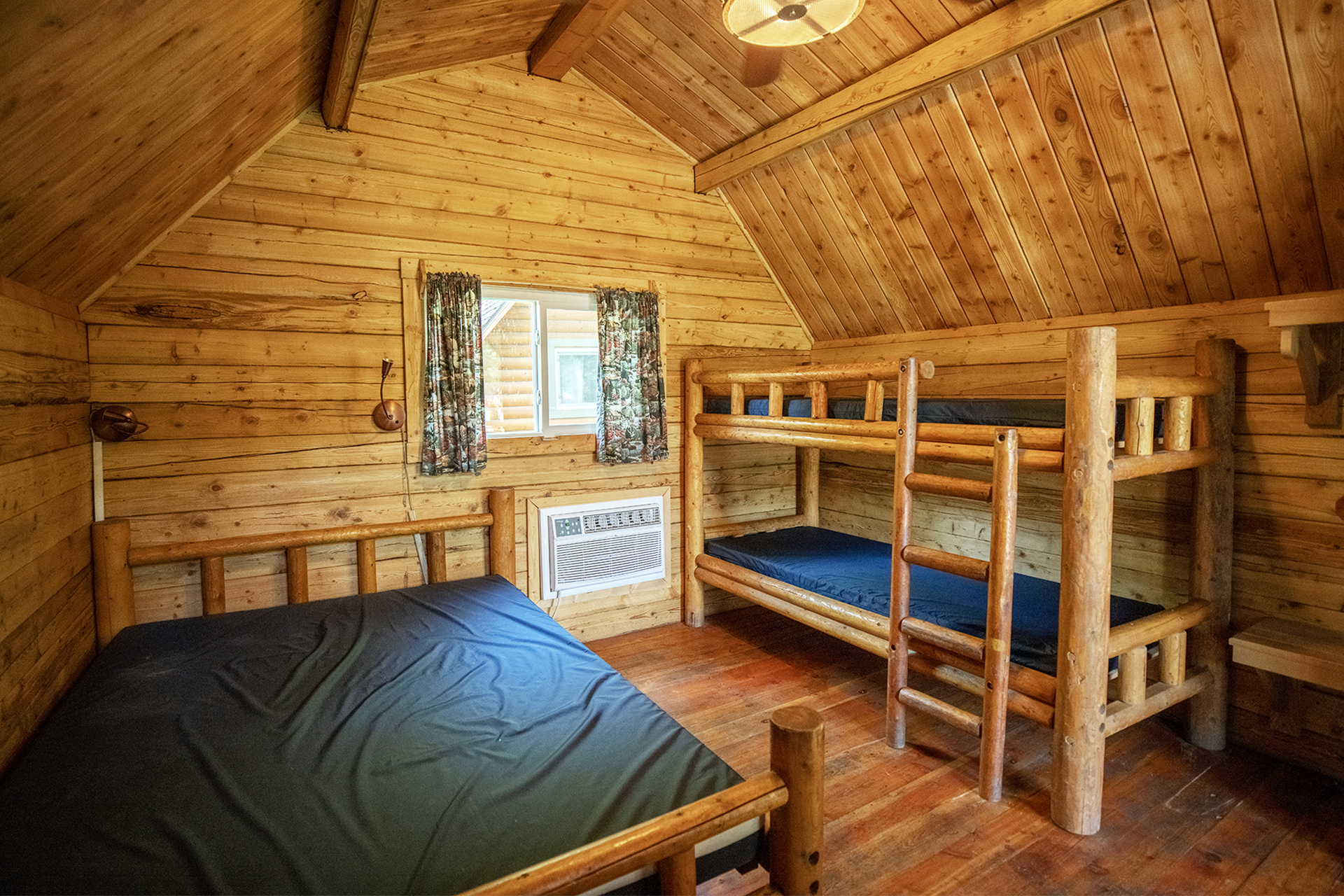 CC14 - Camping Cabin, 1 Room with Upgraded Amenities