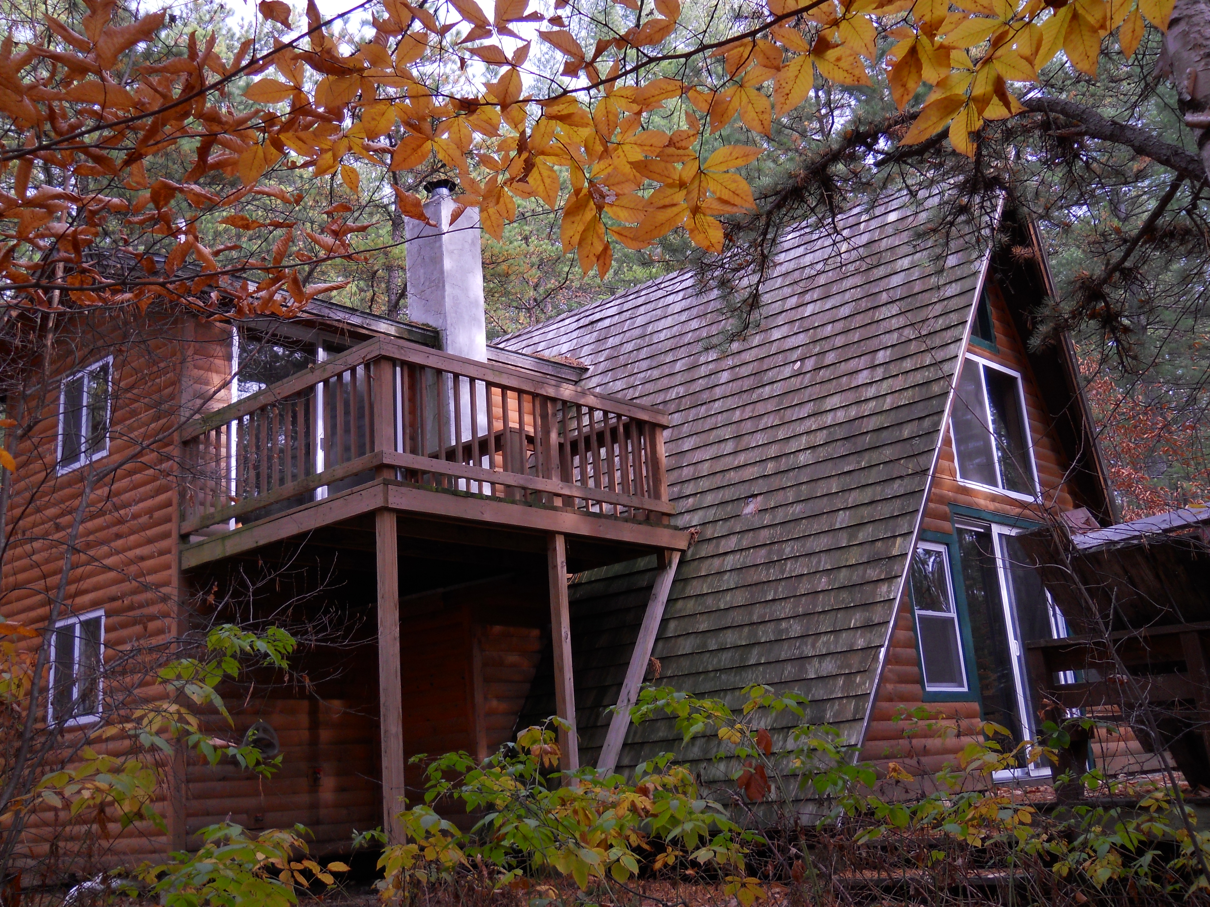 TeePee Rustic Cabin