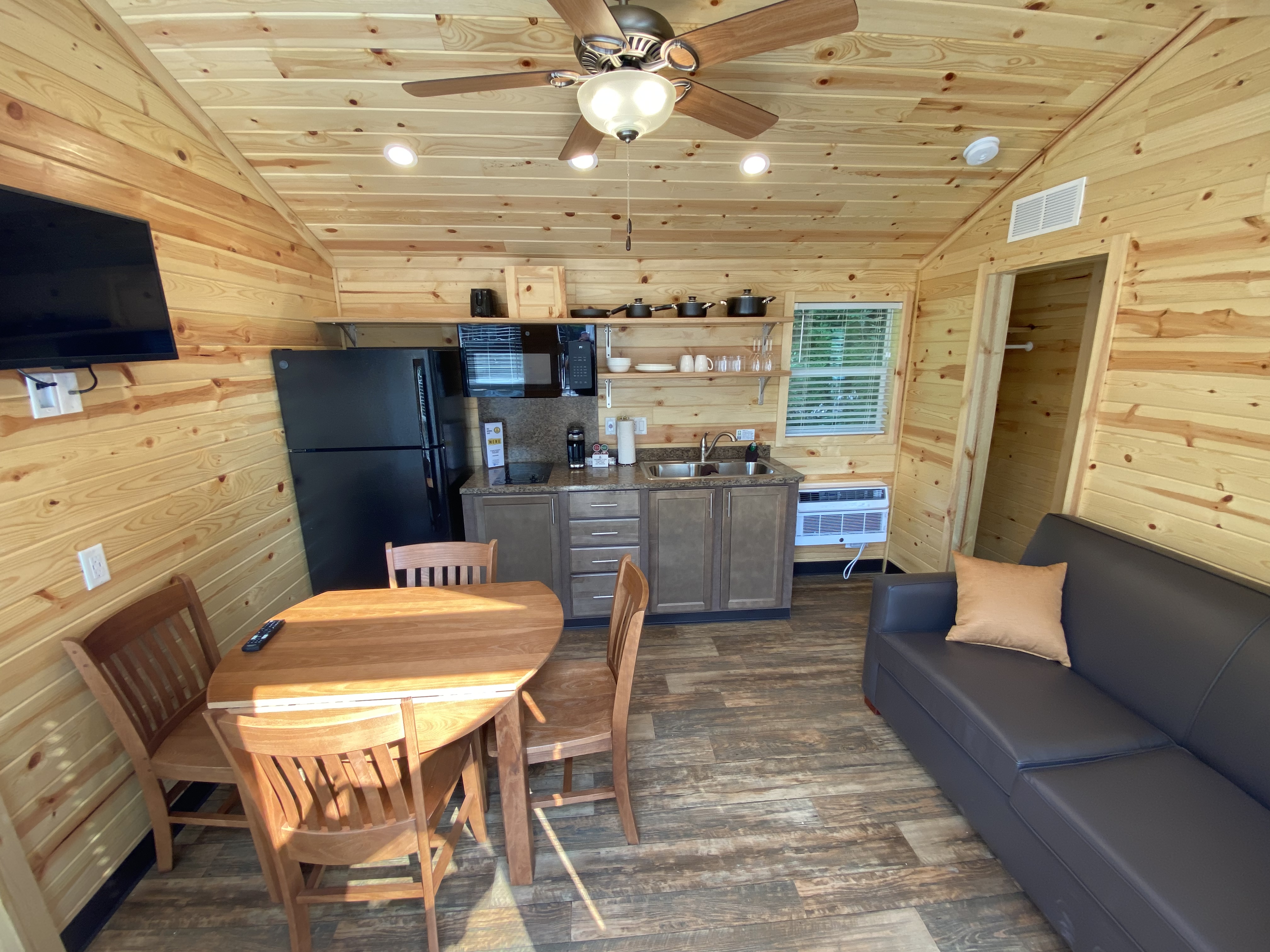 Deluxe cabin living area