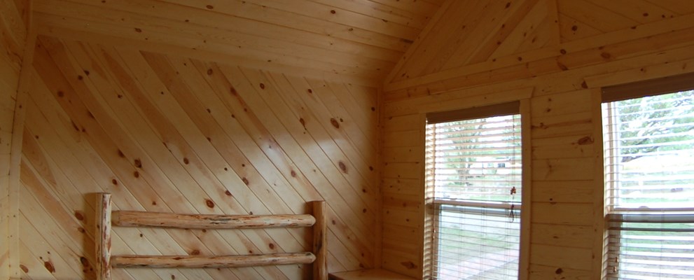 Private Bedroom w/Queen log bed