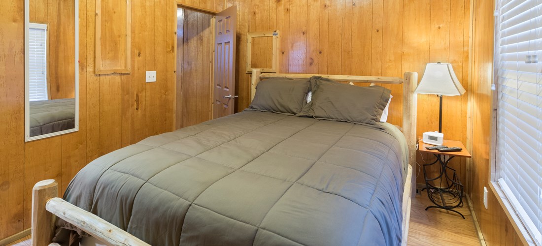 Deluxe Lodge Bedroom