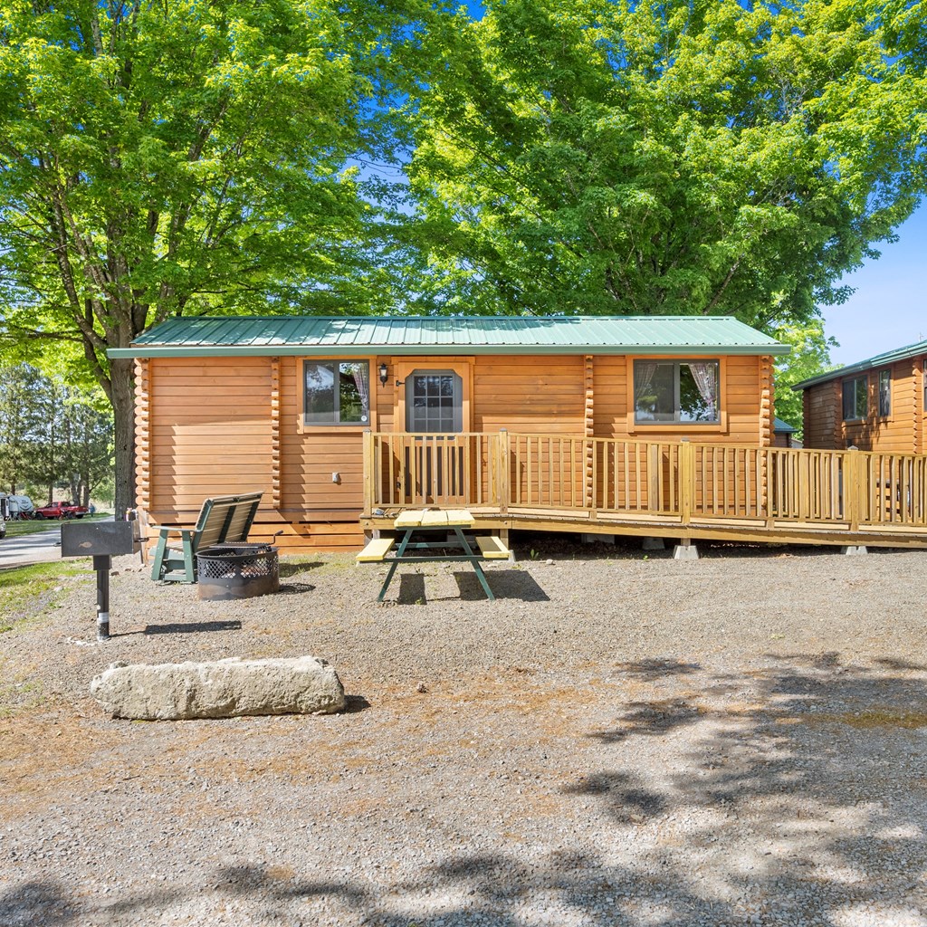 Cooperstown Lodging: Cabins at the KOA