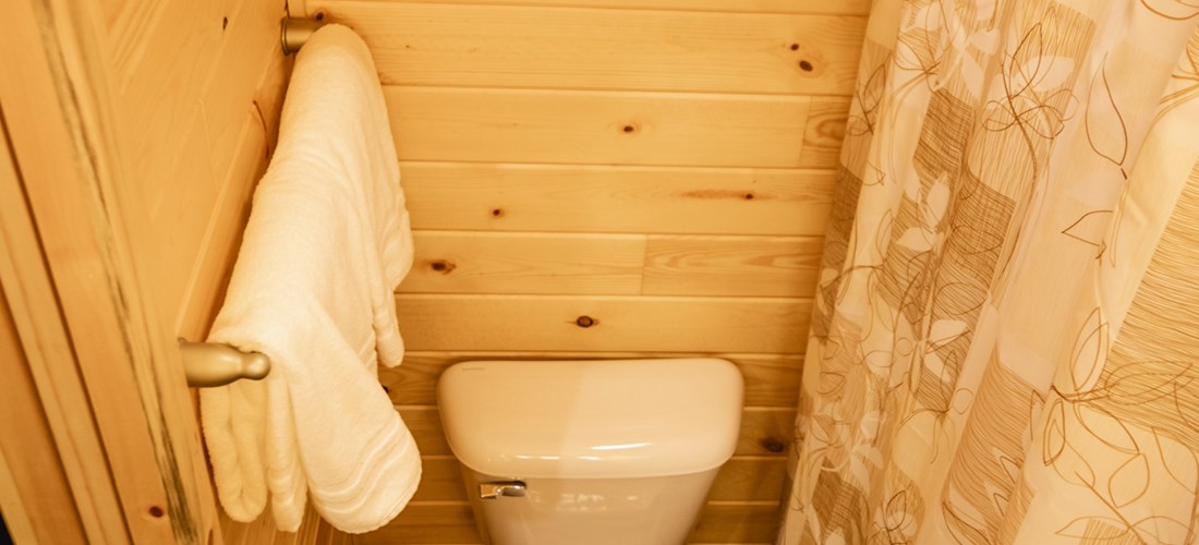 Bathroom - Coshocton KOA Deluxe Cabin in the Woods