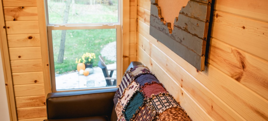 Interior - Coshocton KOA Deluxe Cabin in the Woods