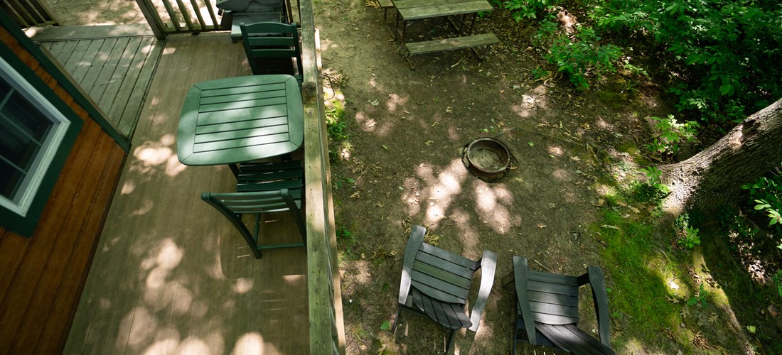 Studio cabins near pond