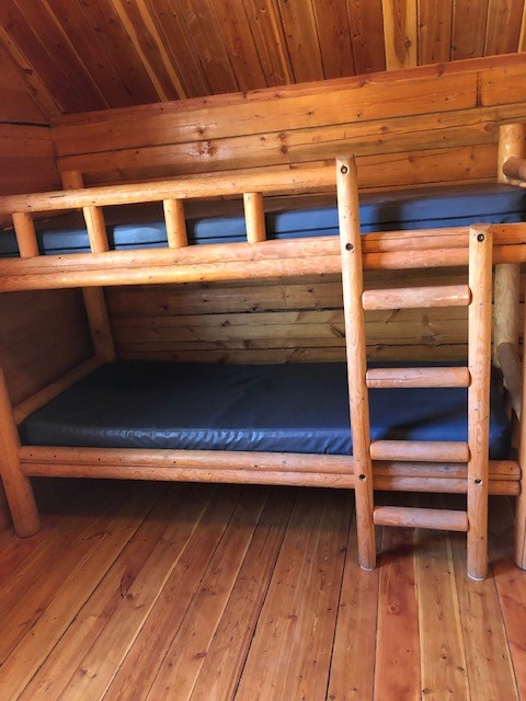 2 sets of bunk beds!