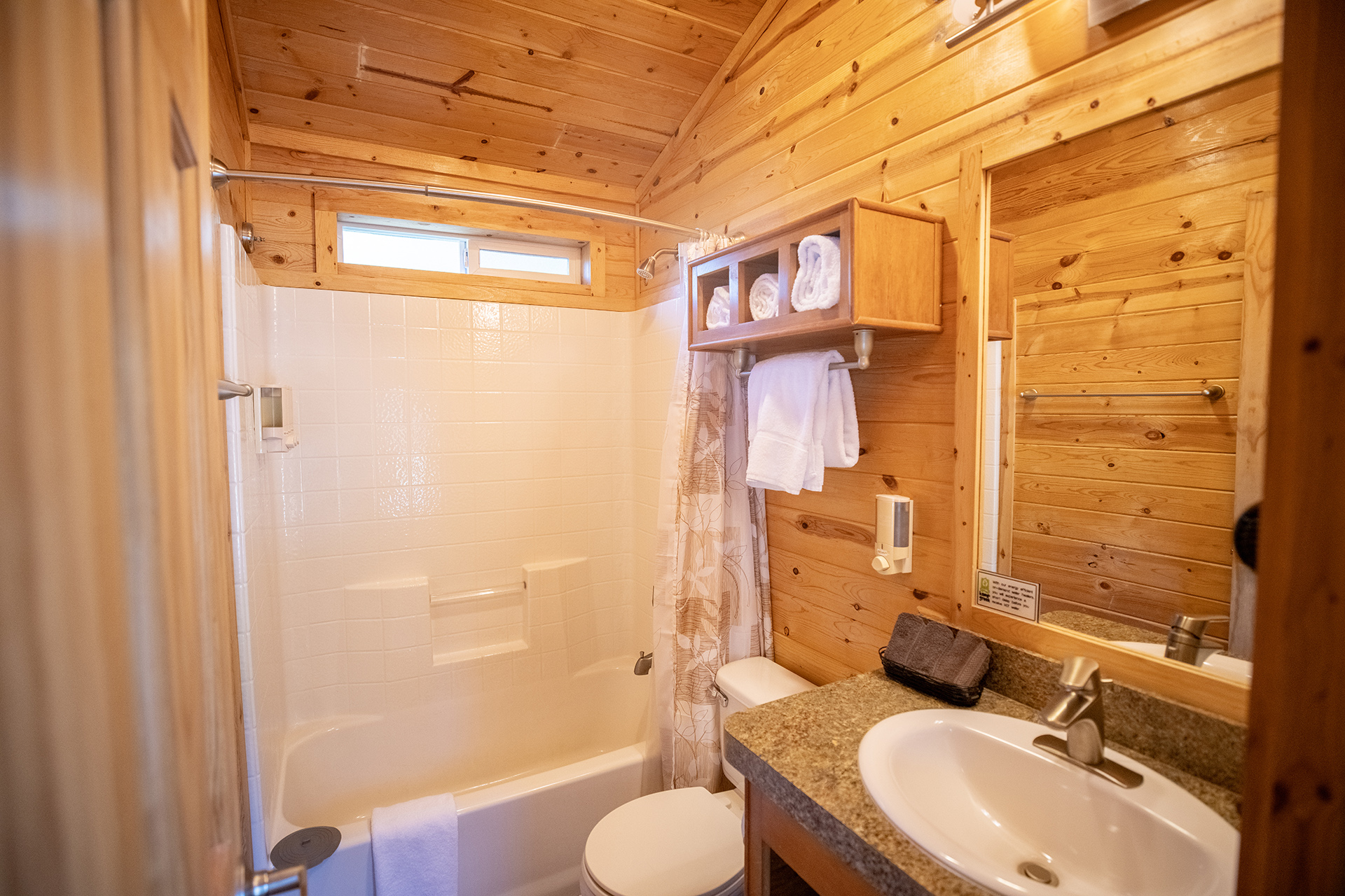 Deluxe Cabin, 2 Room