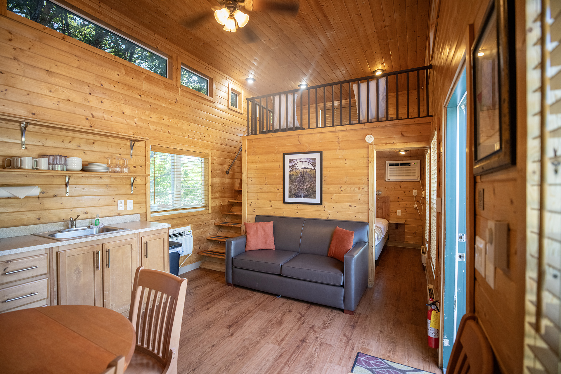 DC4 - Deluxe Cabin, 2 Room with Loft