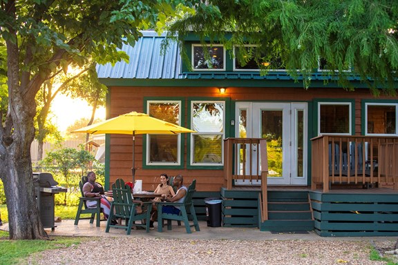 Plan a trip to Hickory Creek, Texas