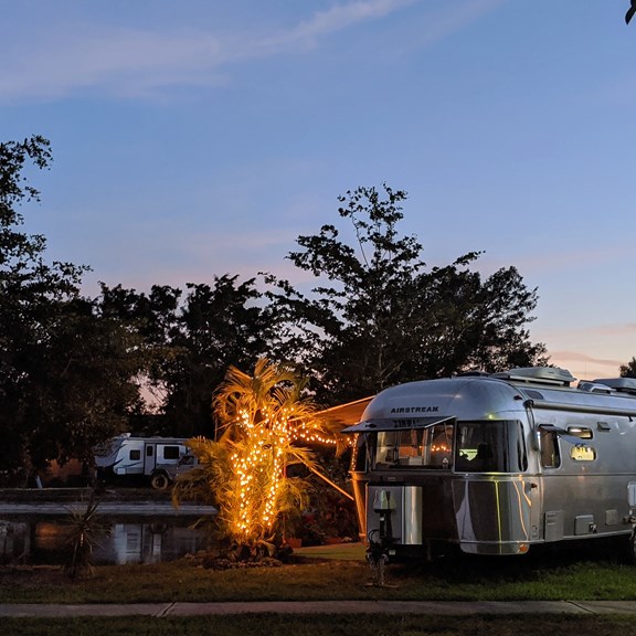 Plan a trip to Lauderdale-by-the-Sea, Florida