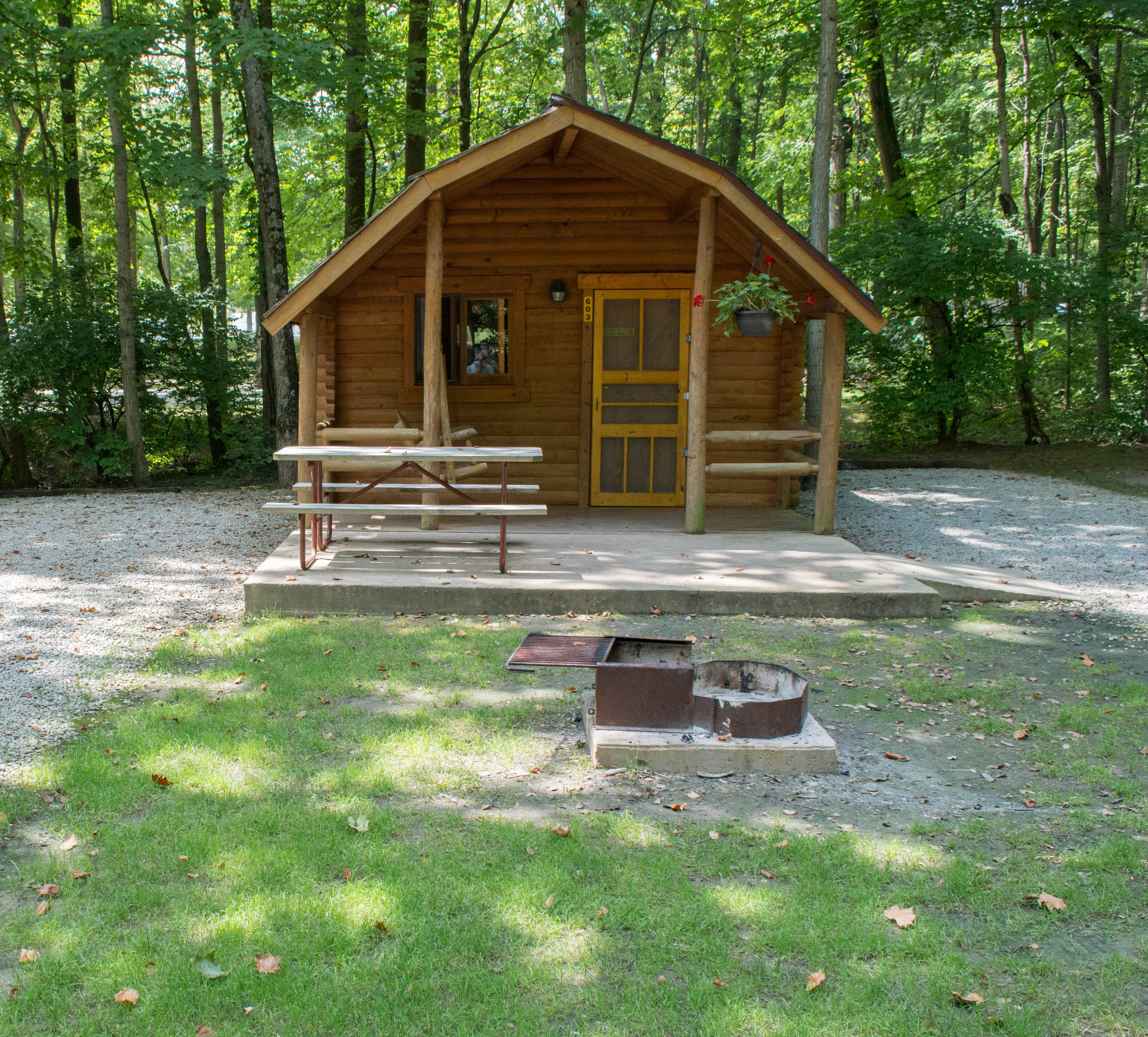 Camping Cabin (No Bathroom) Sleeps 6 Pictures Dayton KOA Holiday