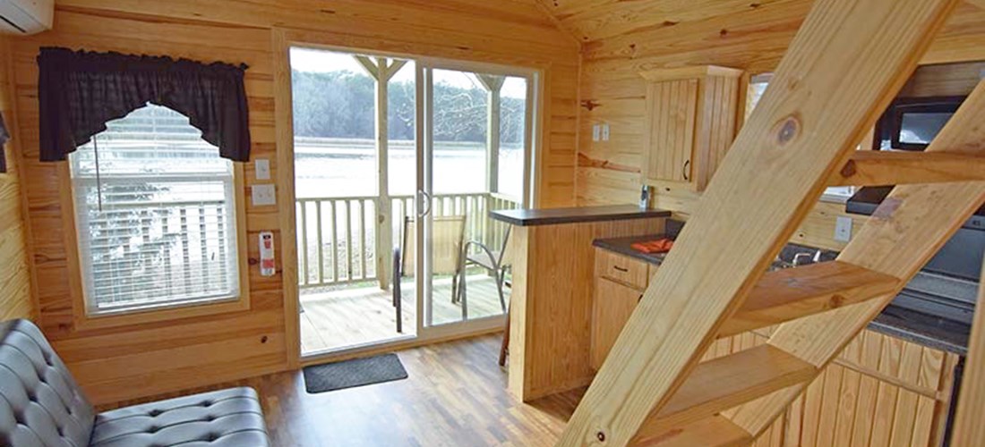 Deluxe Cabin - Lake View