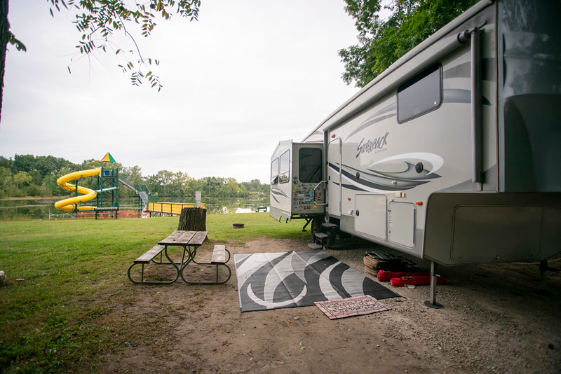 Back In, 30/20 Amps, Full Hookups Lake Front Pictures Detroit / Ann