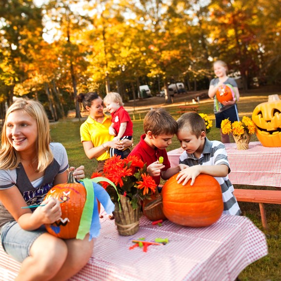 Plan a trip to Roseville, Michigan