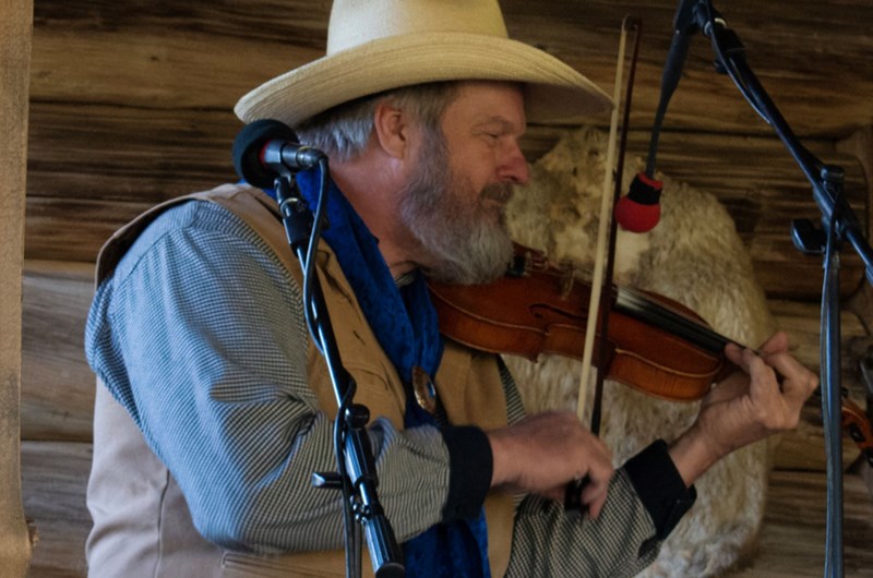 Packin' the Mail: Live Music Photo