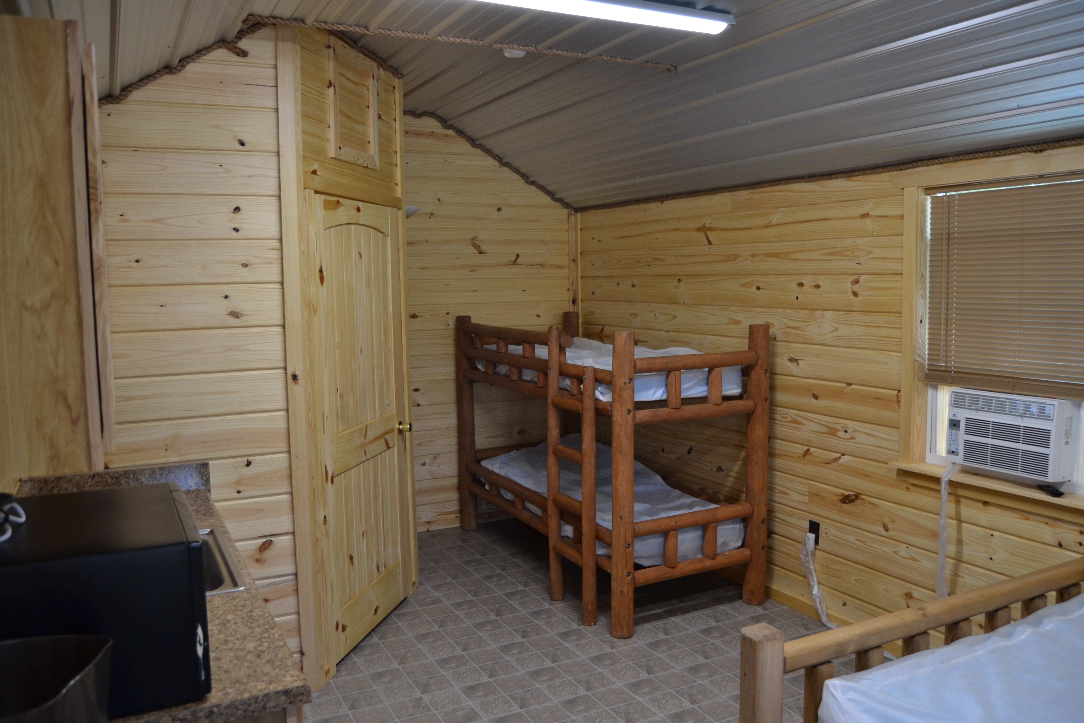 Deluxe 4 person cabin