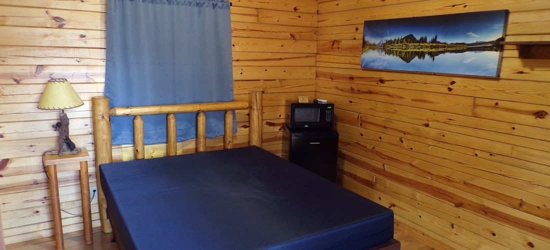Cabin 75 Interior Queen size bed