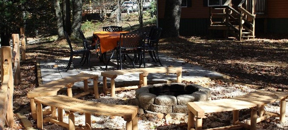 Front and patio/fire pit. Lodge