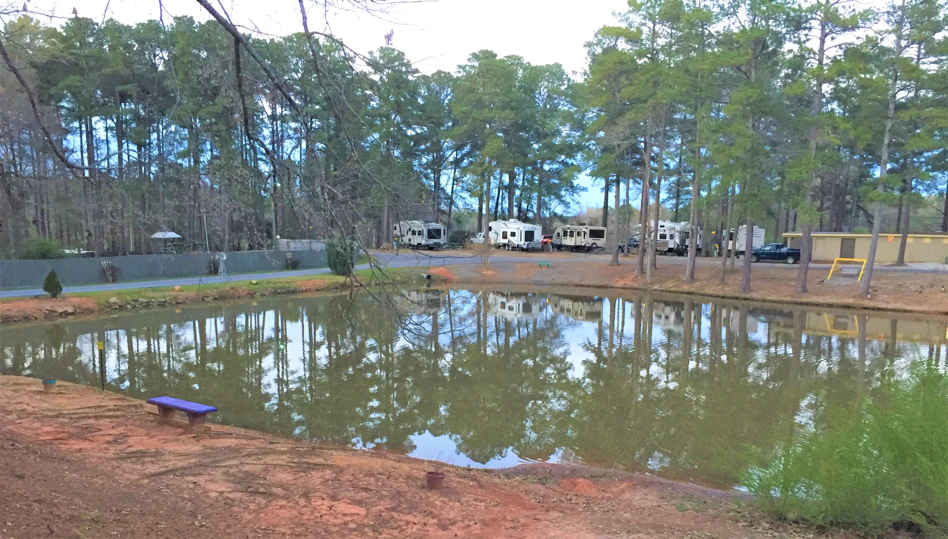 Forsyth, Lodging Forsyth KOA Journey