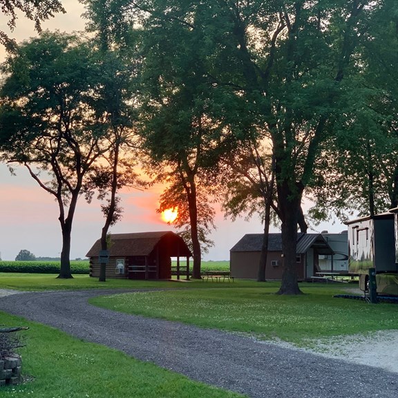Plan a trip to Heritage Lake, Illinois