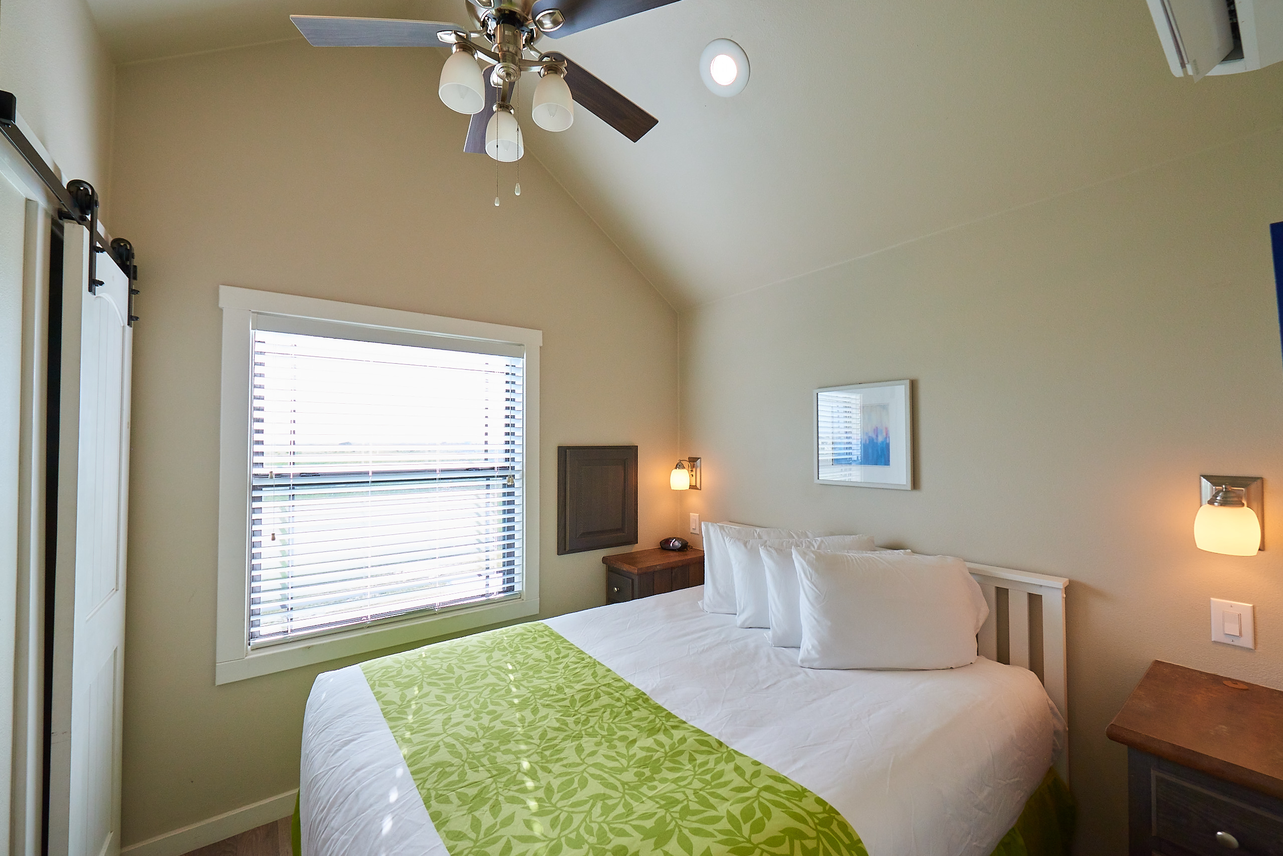 Queen bedroom