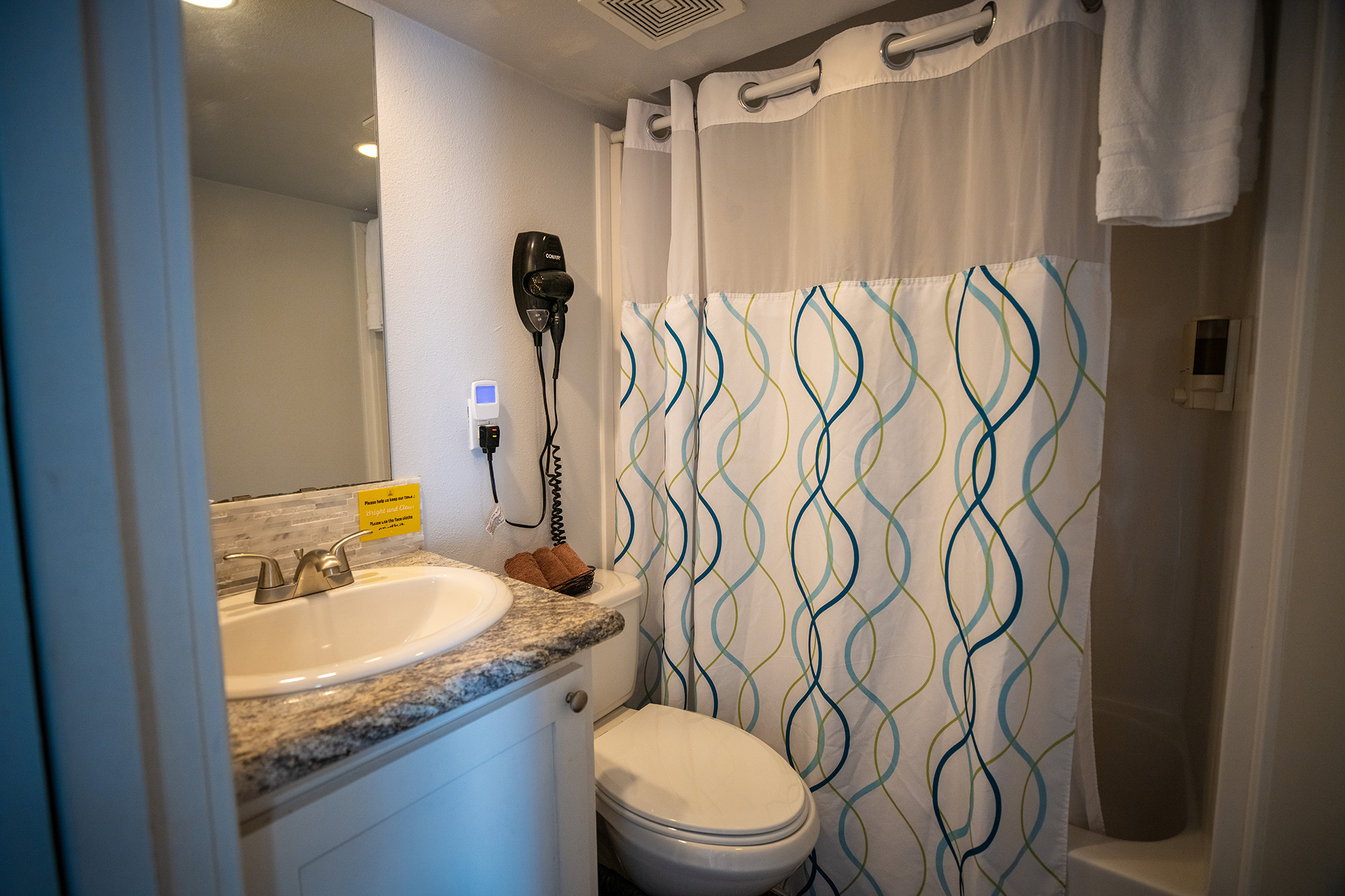 Deluxe Cabin E (Endless Summer) - Loft, Sleeps 8 KOAP
