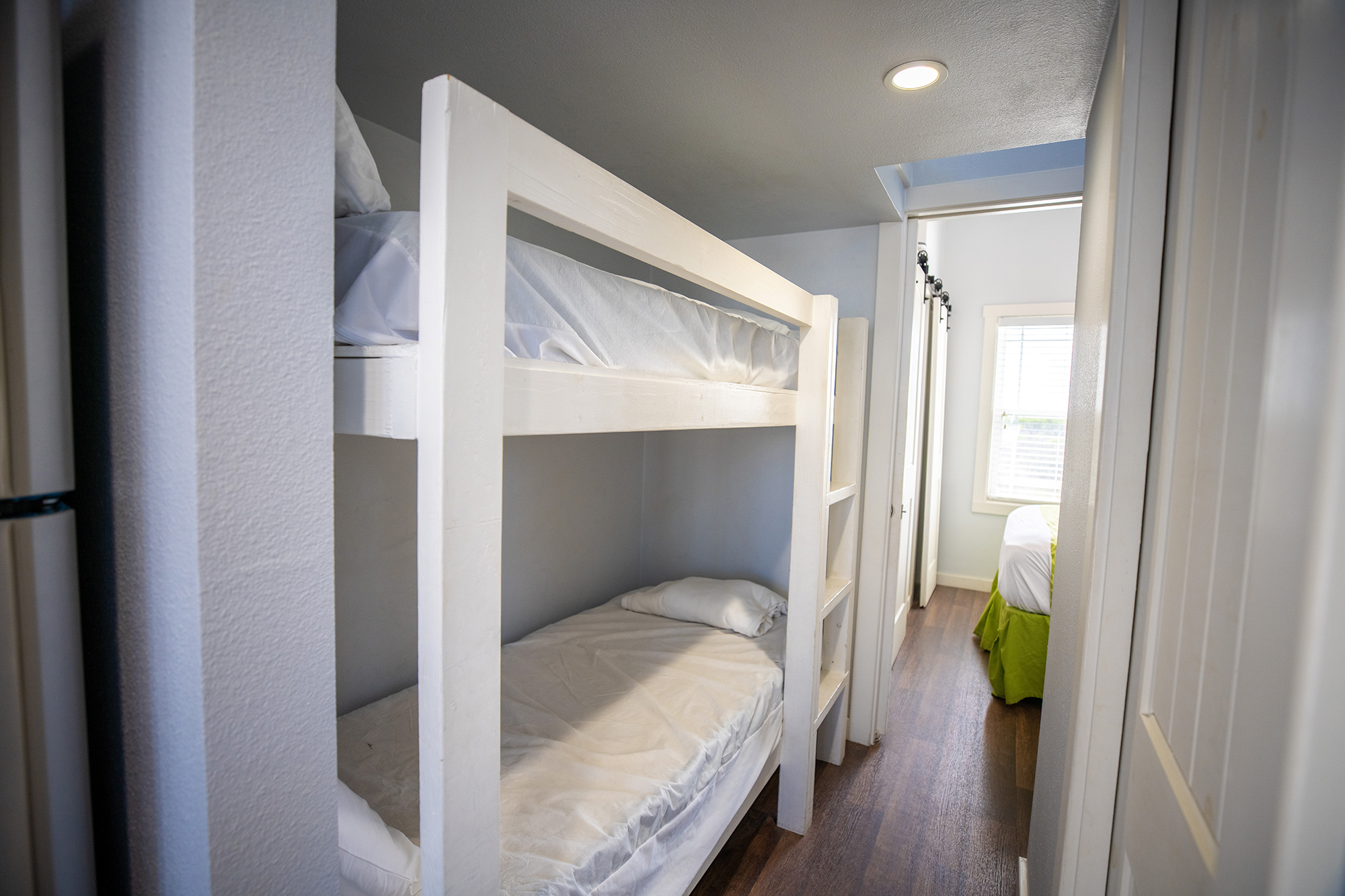 Deluxe Cabin E (Endless Summer) - Loft, Sleeps 8 KOAP