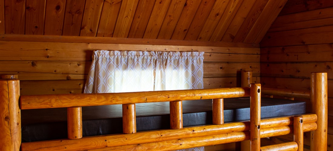Back room w/ 2 sets of bunk beds