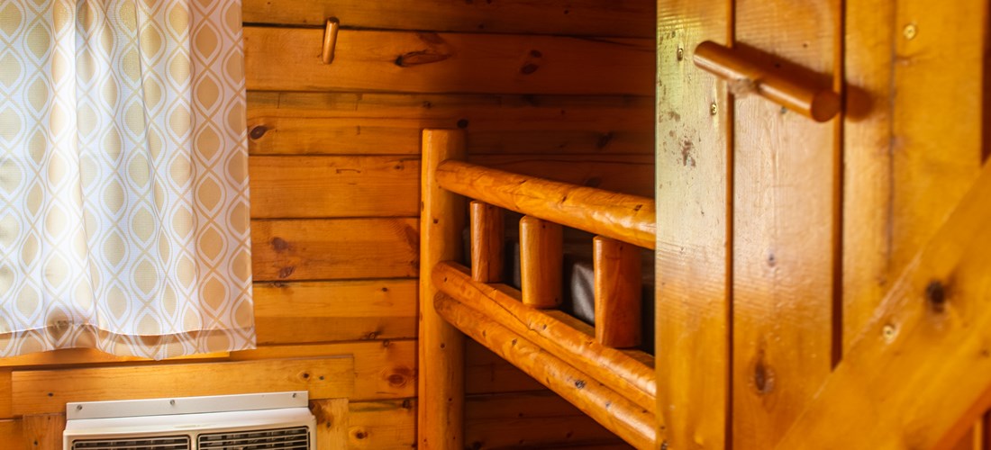 Back room w/ 2 sets of bunk beds