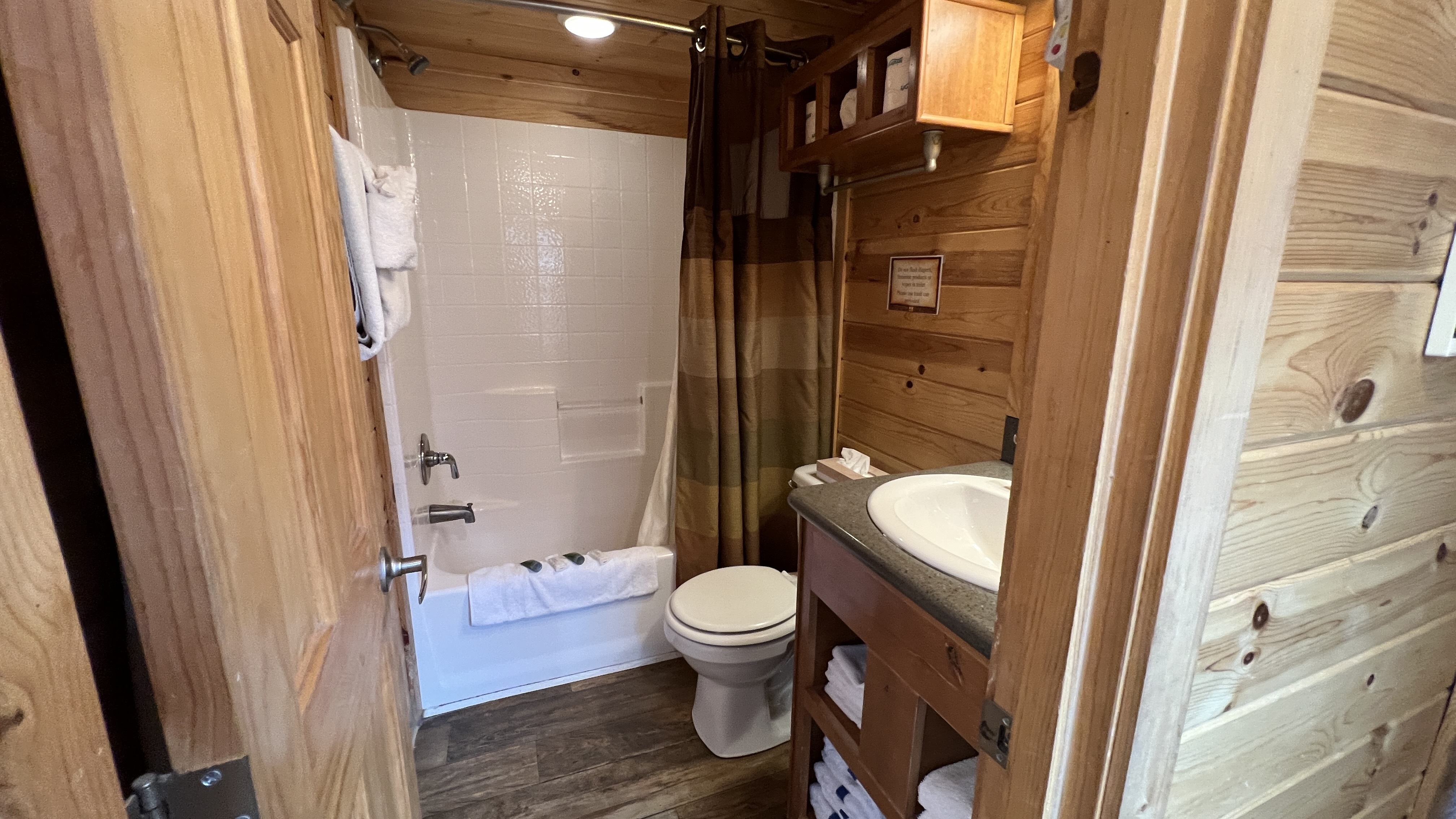 Deluxe Lodge