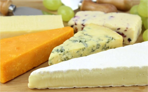 Cheese Sampling at Rogue Creamery - Local Cheesemakers