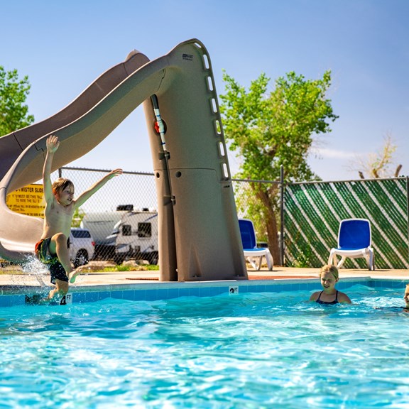 Swimming Pool with Turbo Twister Slide