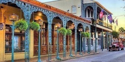 Pensacola's Most Haunted: Ghost Tour and Scavenger Hunt