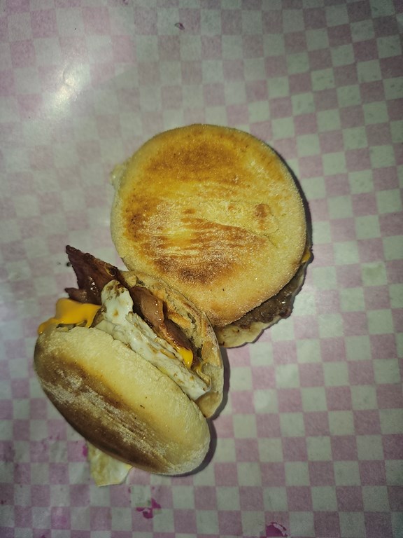 BREAKFAST WITH DELIVERY