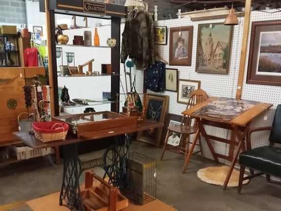 Rt. 340 Indoor & Outdoor Flea Market