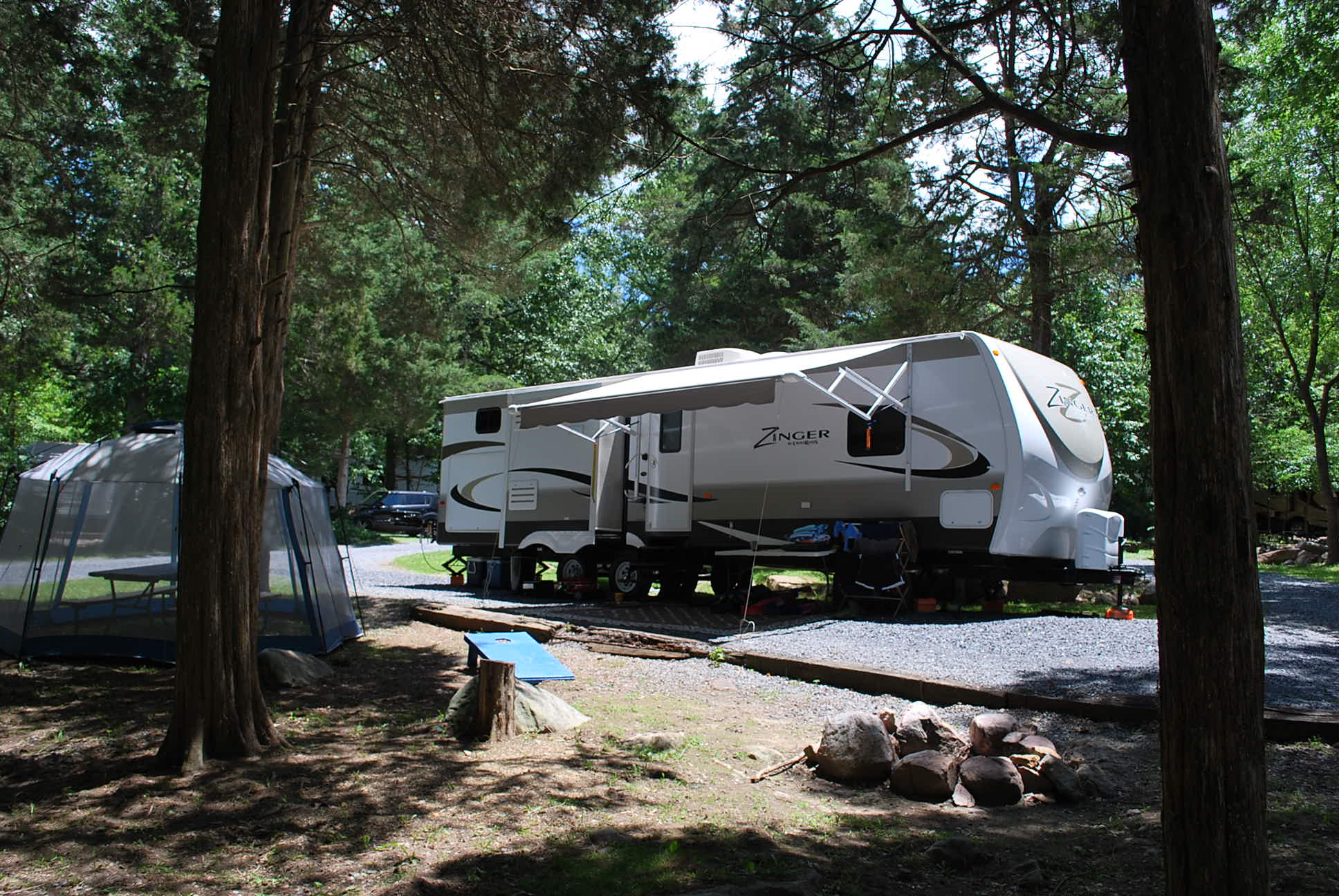 Harrisonburg KOA pull through site.