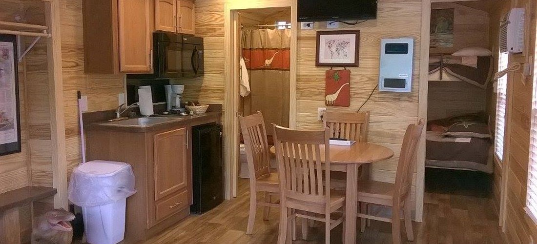 Deluxe Cabin (KT) Randy's Lodge interior