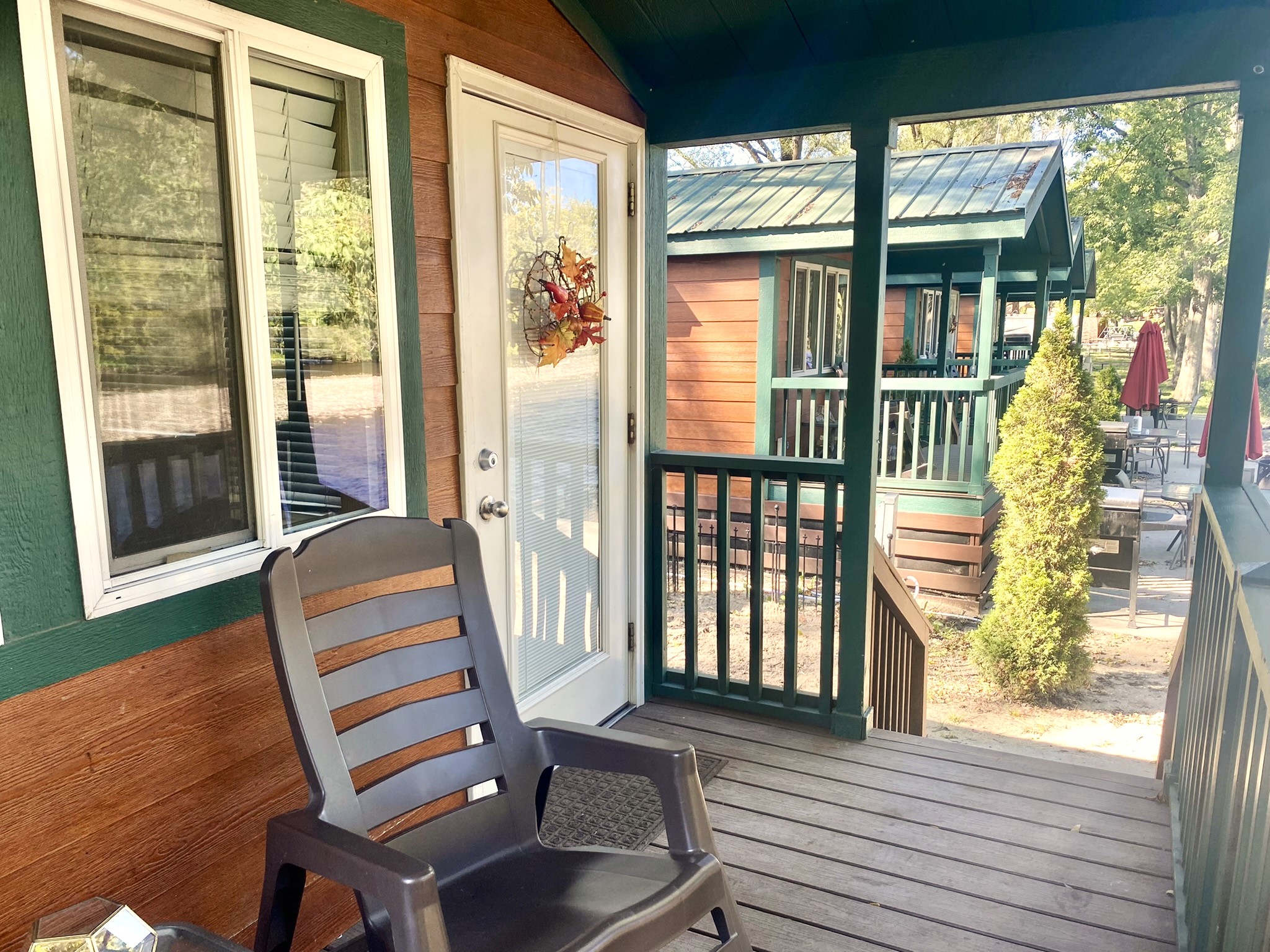 Welcome to The Medium Deluxe Creekside Cabins KT1 - KT4