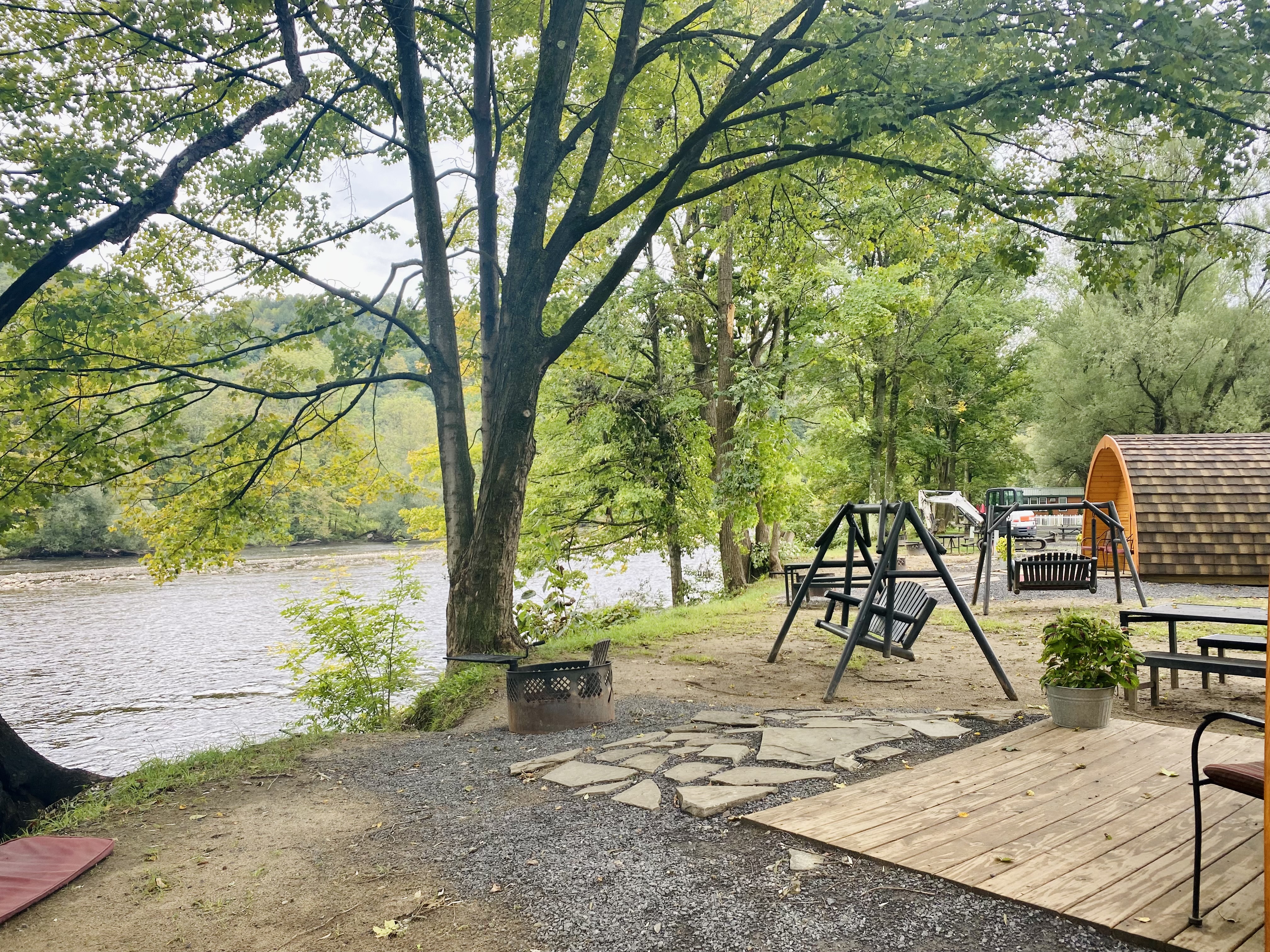 Welcome to the Creekside Glamping Pods